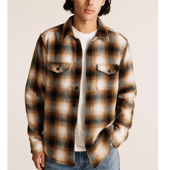 American Eagle Classic Fit Plaid Flannel Button Down Shirt - Picture 1 of 9